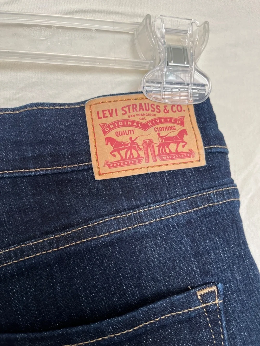 Levi’s Women Classic Bermuda Dark Blue Denim Shorts - Picture 4 of 6